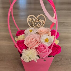 torebeczka z kwiatów mydlanych