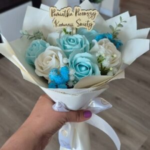 bukiet komunijny z róż mydlanych dla chłopca