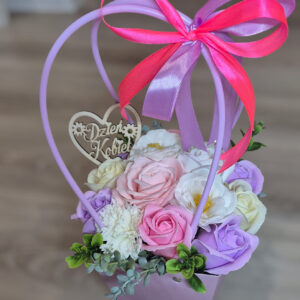 torebeczka z kwiatów mydlanych na dzień kobiet